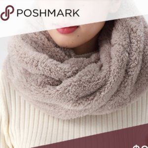 Fleece Boa Neck Warmer Beige